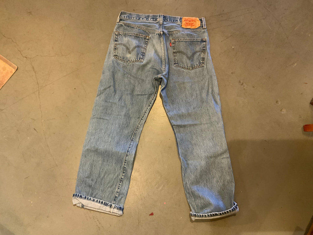 Vintage Levi's 501s (light wash) - 36S