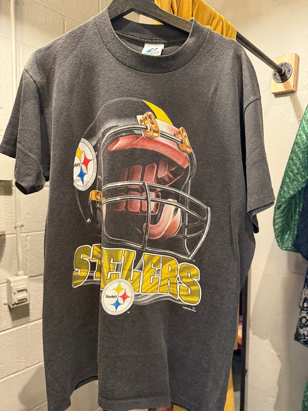 1990s Vintage Pittsburgh Steelers Tee in Men's Large