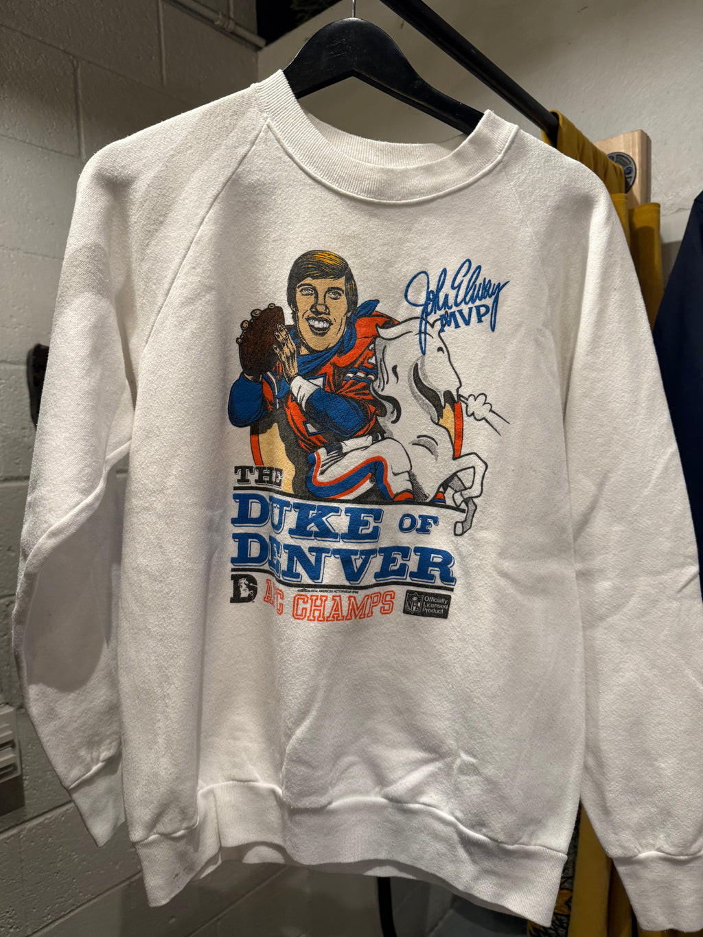Vintage 90's Denver Broncos Sweatshirt in Men's Small