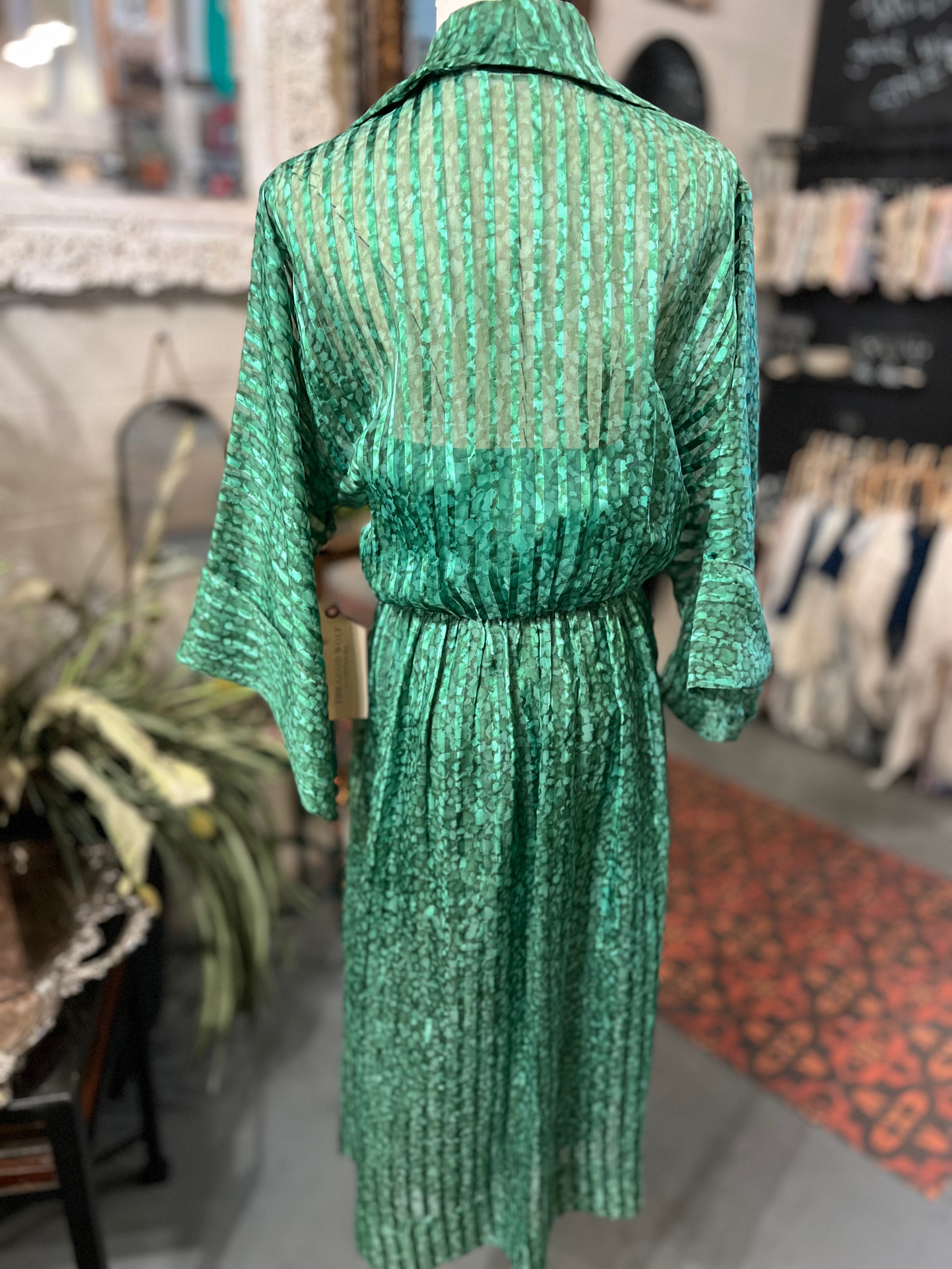 Vintage Green Watercolor Print Dress Size L Vintage Green Watercolor Print Dress Size L