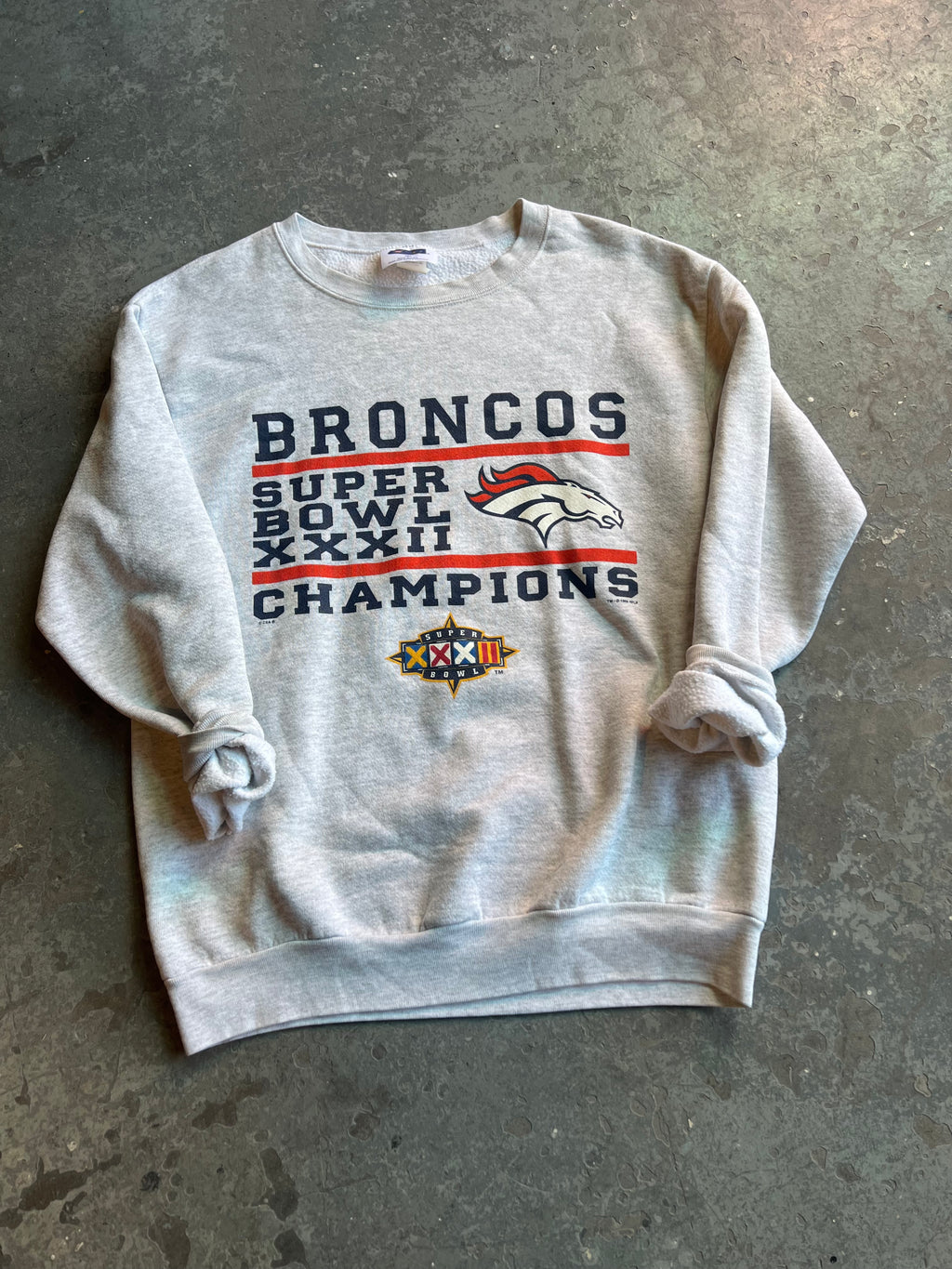 Vintage Broncos Super Bowl XXXIII Sweatshirt