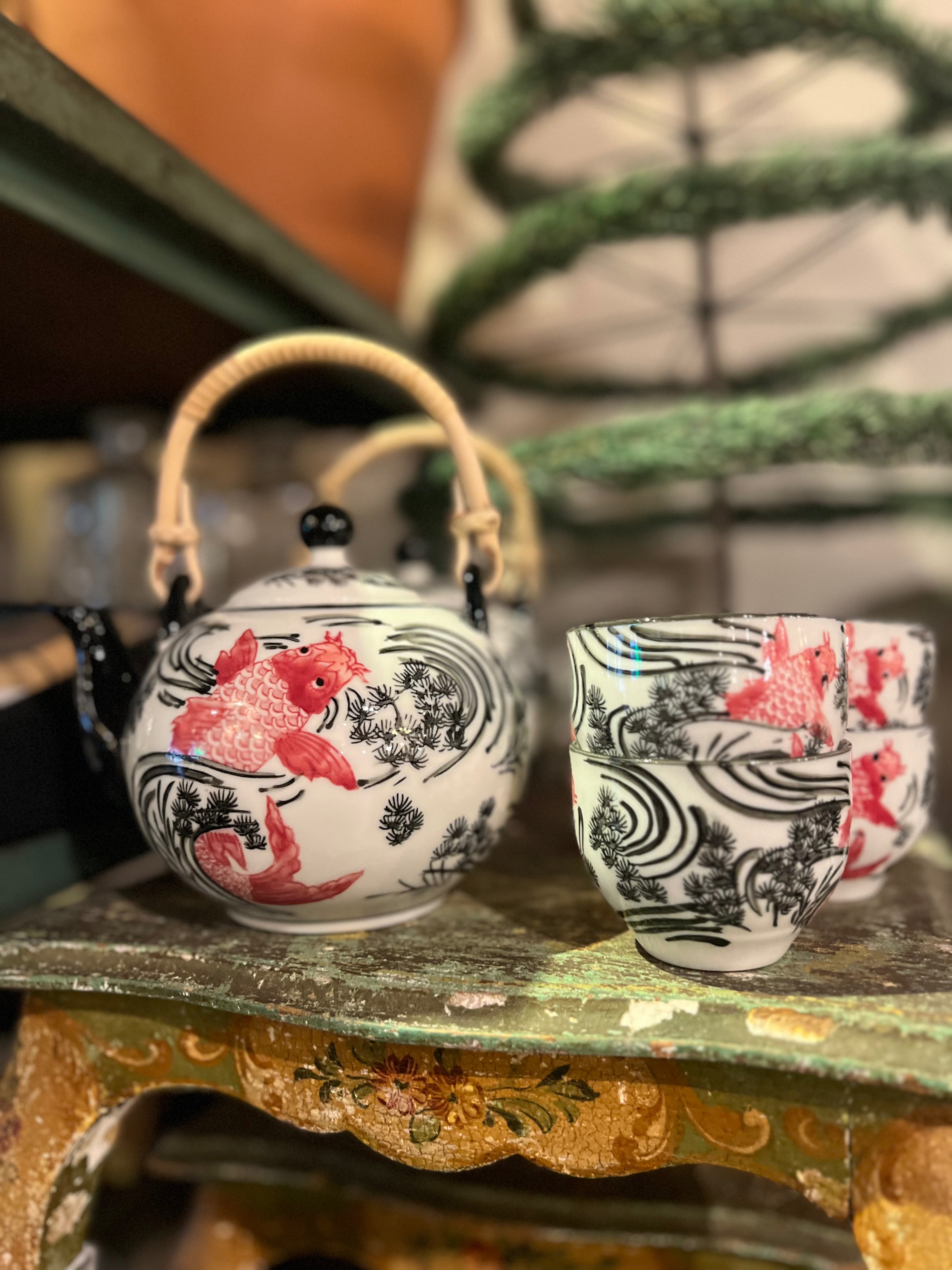 Koi Fish Teapot w/4 Cups