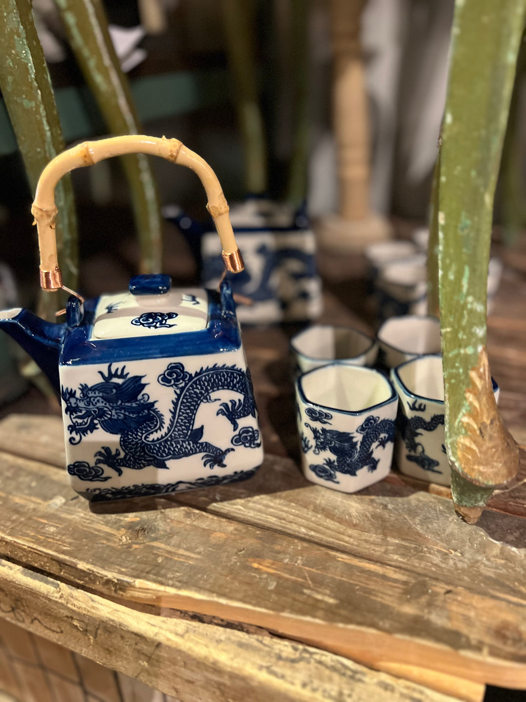 Dragon Teapot w/4 Cups