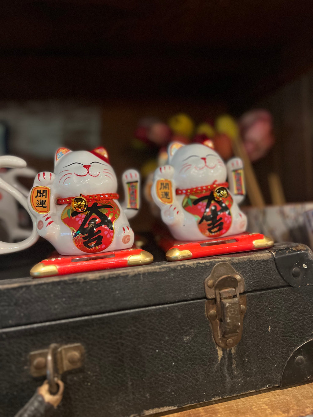 Lucky Cat w/ Movable Arm