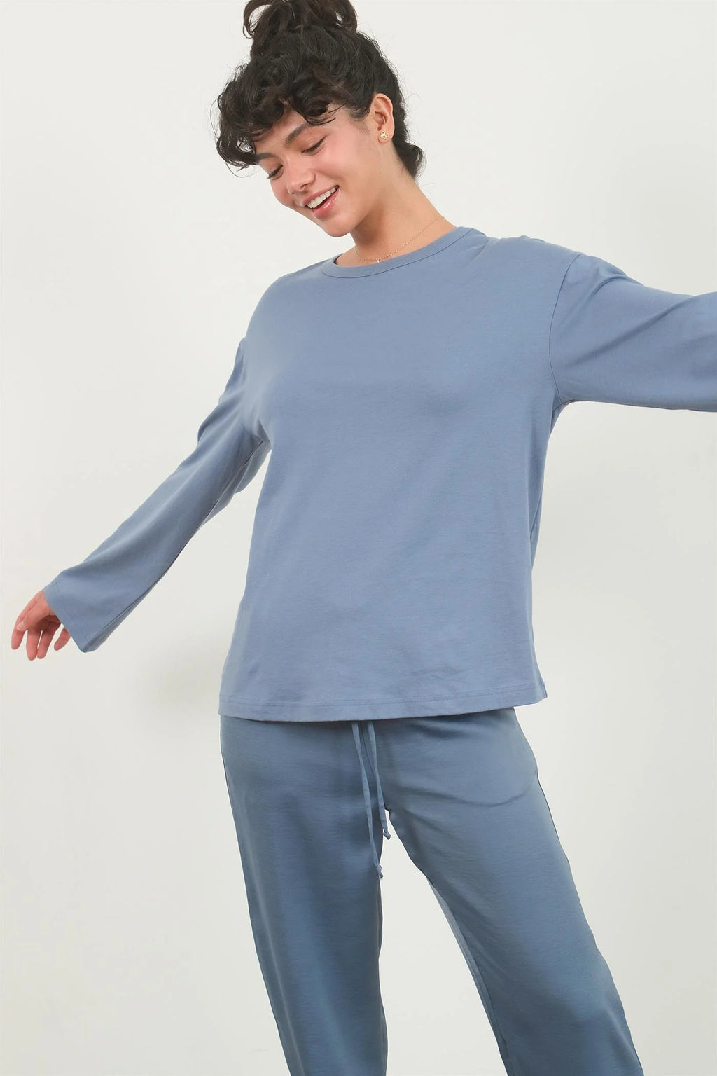 HYFVE Crew Neck Long Sleeve Tee in Blue Grey