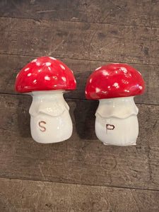 Mushroom Salt & Pepper Shakers